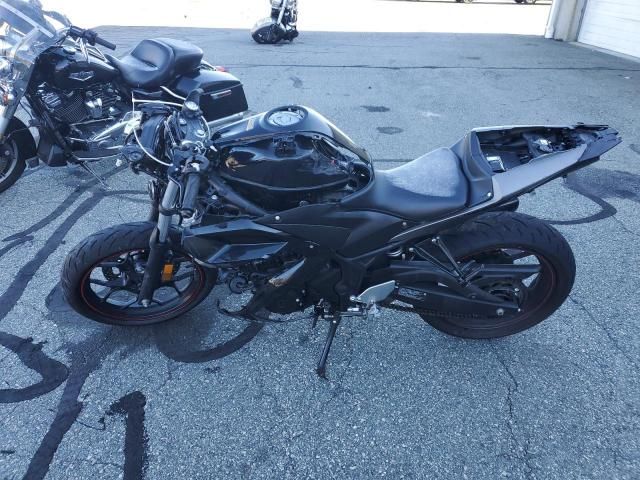 2016 Yamaha YZFR3