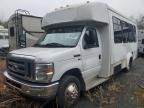 2013 Ford Econoline E350 Super Duty Cutaway Van