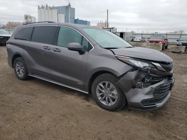 2021 Toyota Sienna LE