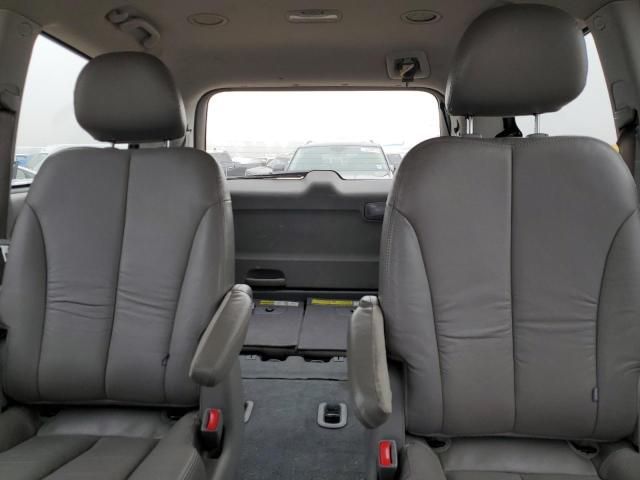 2012 KIA Sedona EX