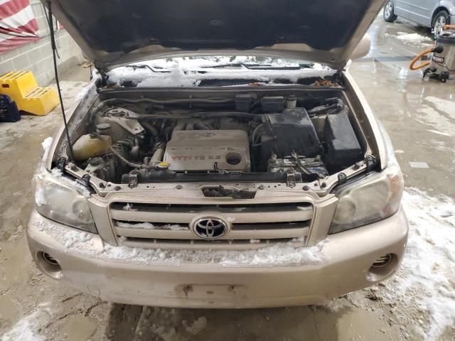 2004 Toyota Highlander Base