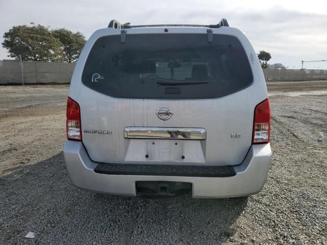 2005 Nissan Pathfinder LE