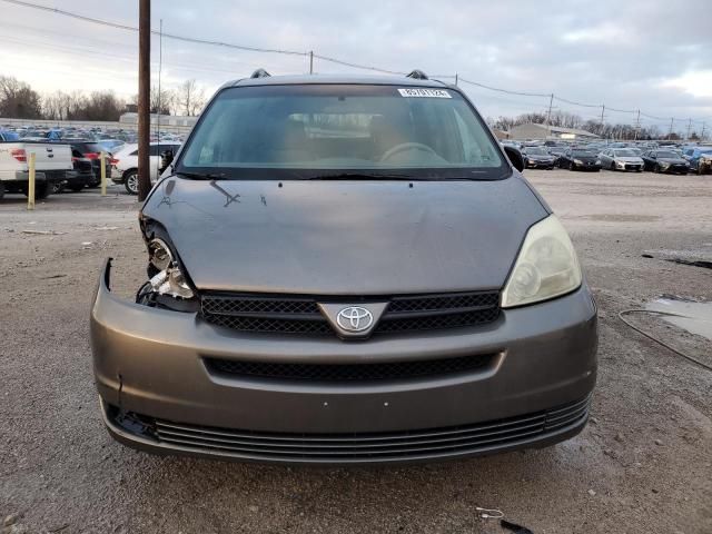 2004 Toyota Sienna CE