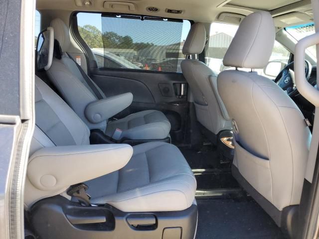 2017 Toyota Sienna XLE