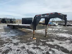 Salvage trucks for sale at Columbia Station, OH auction: 2022 Trail King Trailer