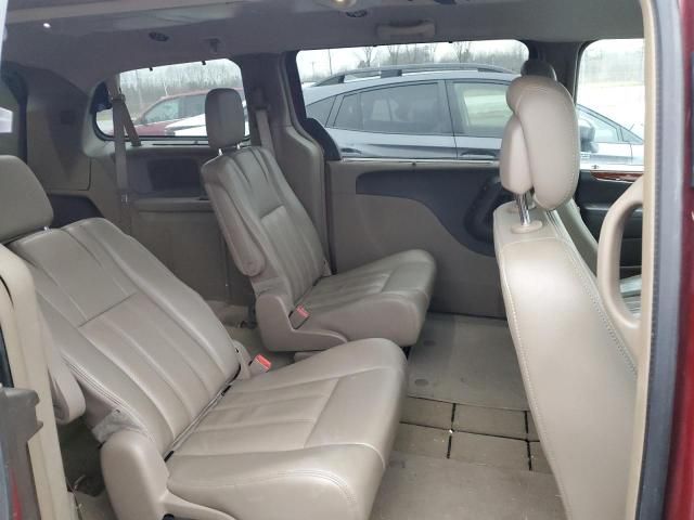 2013 Chrysler Town & Country Touring L