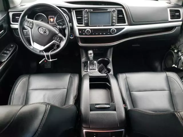 2018 Toyota Highlander SE