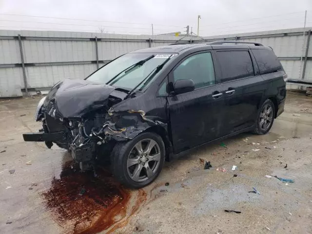 2017 Toyota Sienna SE