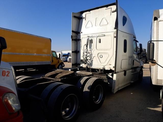 2018 Freightliner Cascadia 126