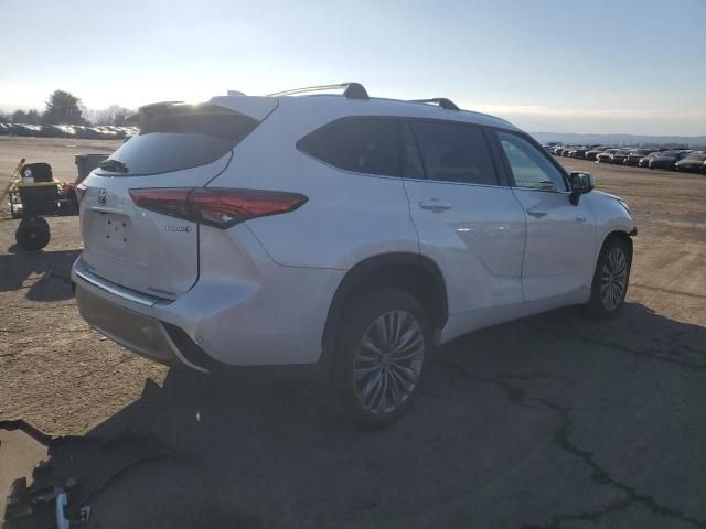 2020 Toyota Highlander Hybrid Platinum