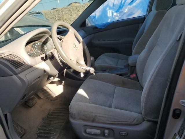 2004 Toyota Camry LE