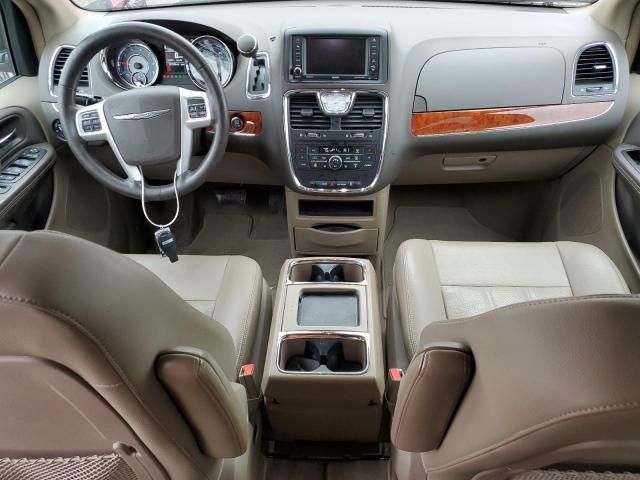 2015 Chrysler Town & Country Touring L