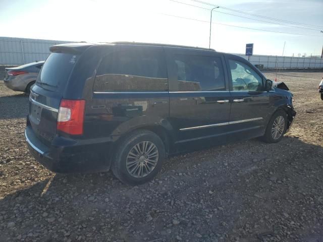 2014 Chrysler Town & Country Touring L