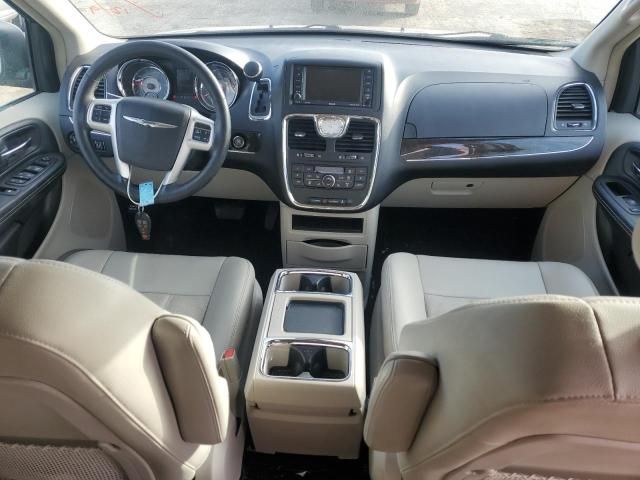 2015 Chrysler Town & Country Touring L