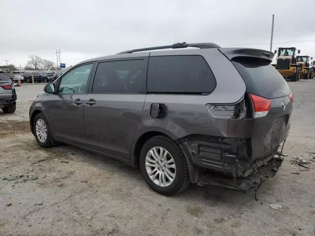 2014 Toyota Sienna XLE