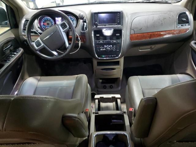 2013 Chrysler Town & Country Touring