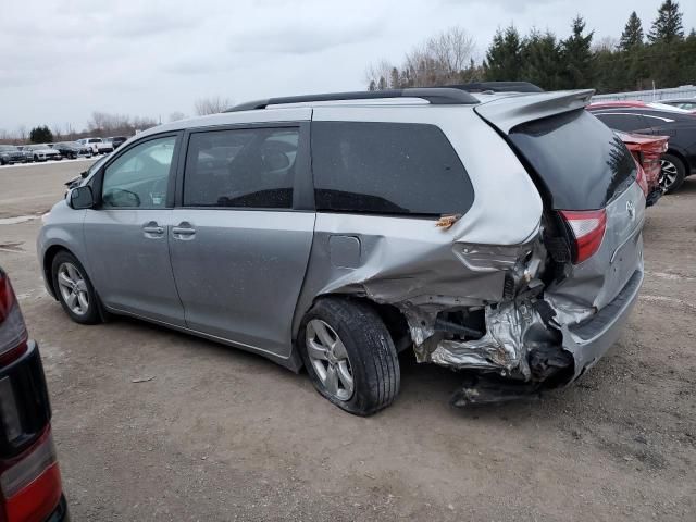 2017 Toyota Sienna LE