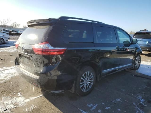 2018 Toyota Sienna XLE