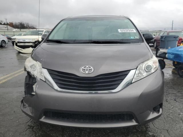 2011 Toyota Sienna LE