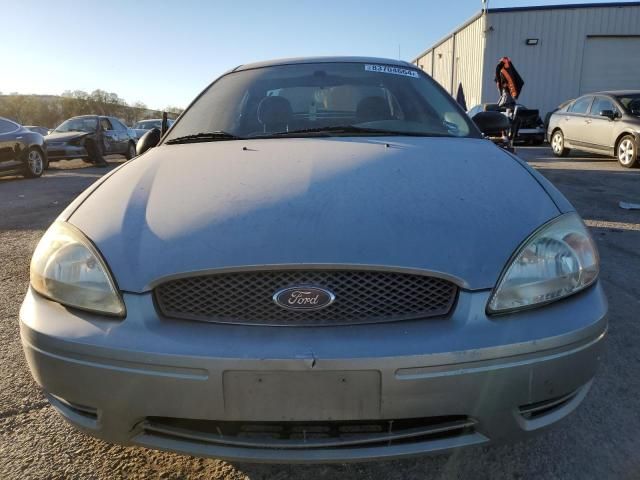 2005 Ford Taurus SE