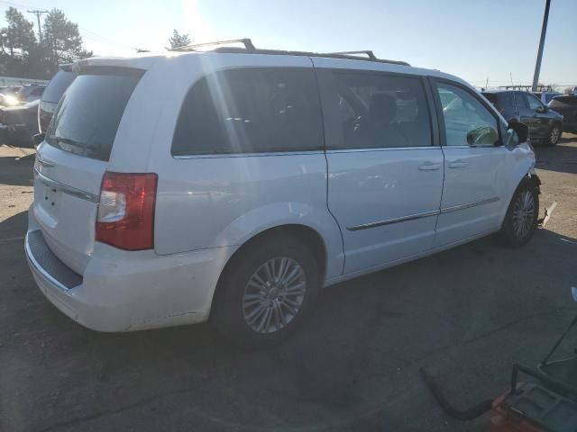 2015 Chrysler Town & Country Touring L