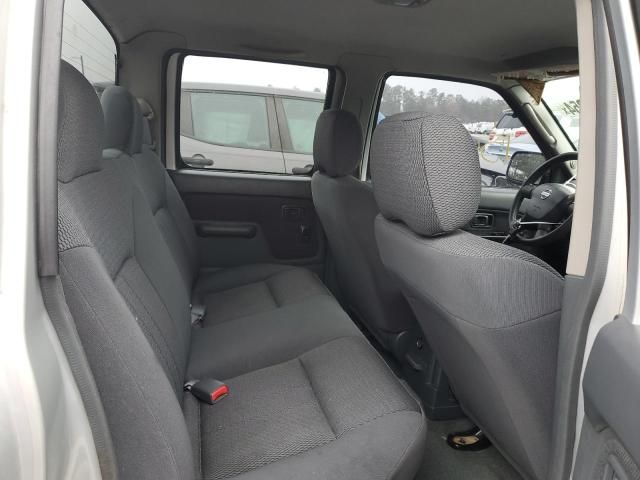 2004 Nissan Frontier Crew Cab XE V6