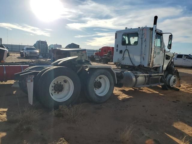 2016 Freightliner 122SD