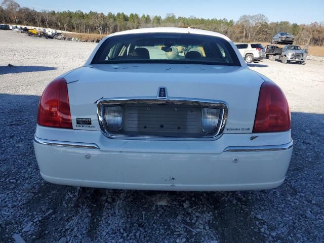 2004 Lincoln Town Car Executive