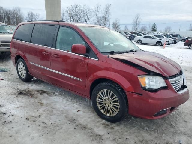 2013 Chrysler Town & Country Touring