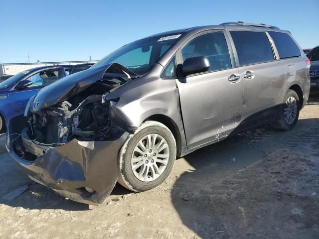 2011 Toyota Sienna XLE