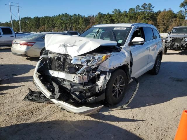 2017 Toyota Highlander SE