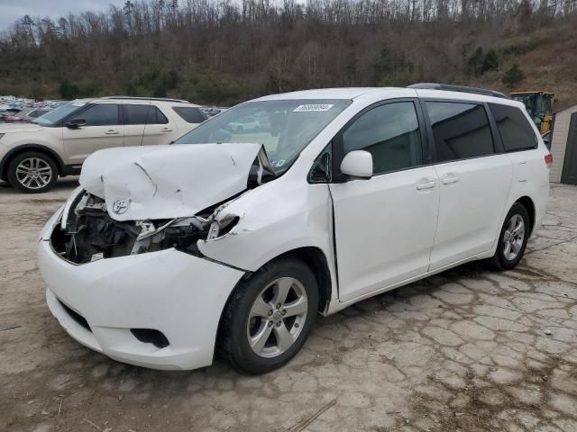 2014 Toyota Sienna LE