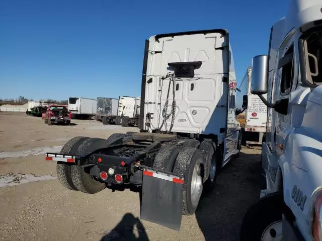 2018 Freightliner Cascadia 125