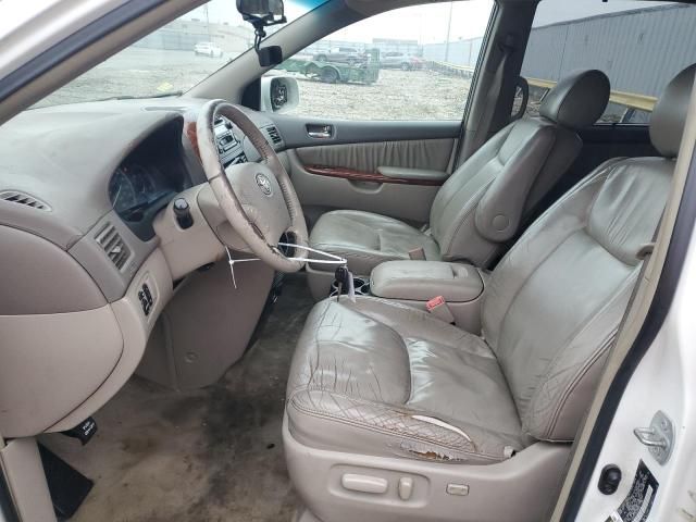 2005 Toyota Sienna XLE