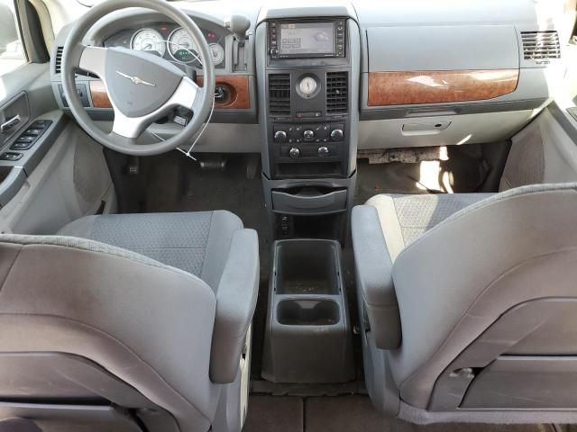 2008 Chrysler Town & Country LX