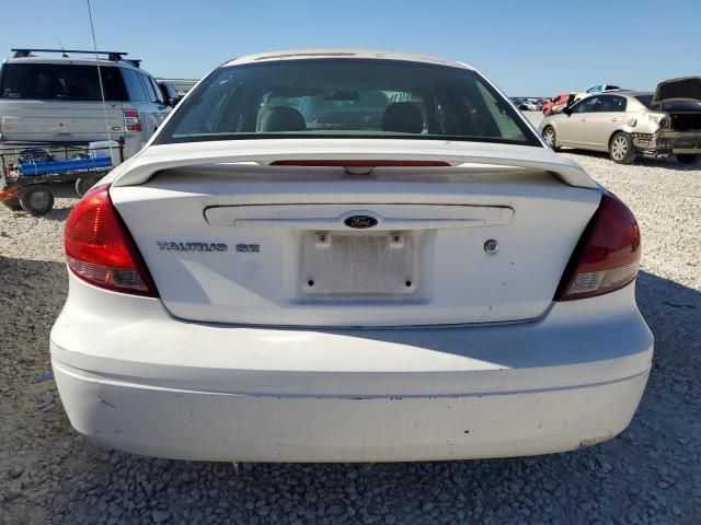 2004 Ford Taurus SE