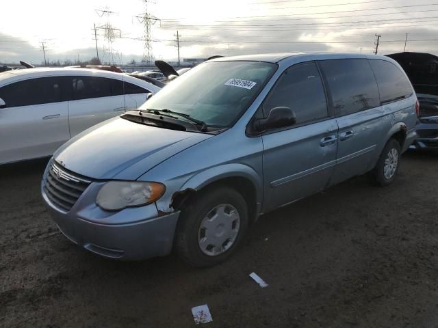 2005 Chrysler Town & Country LX