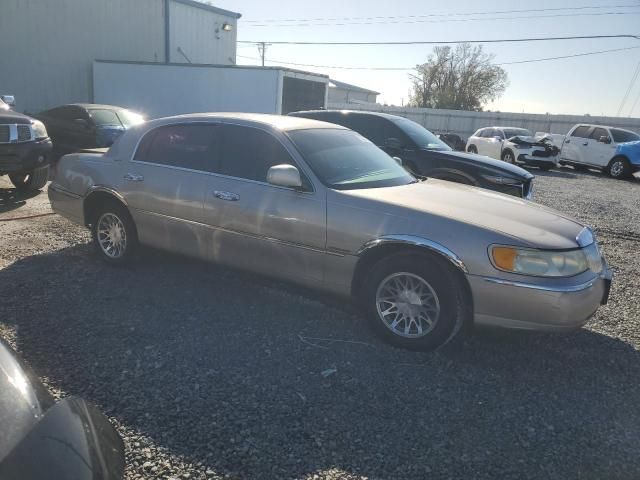 2000 Lincoln Town Car Signature