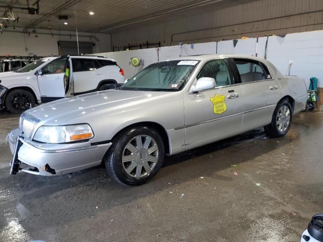 2004 Lincoln Town Car Ultimate