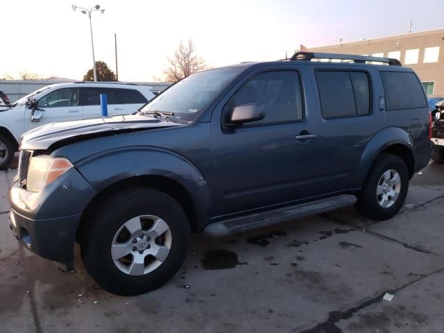 2005 Nissan Pathfinder LE