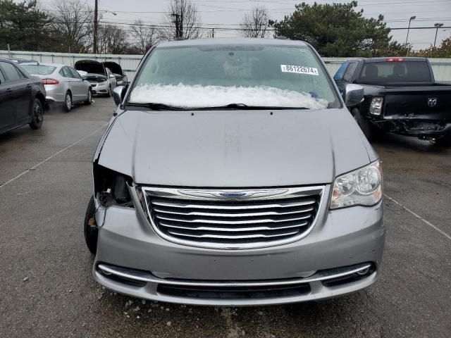 2016 Chrysler Town & Country Touring L