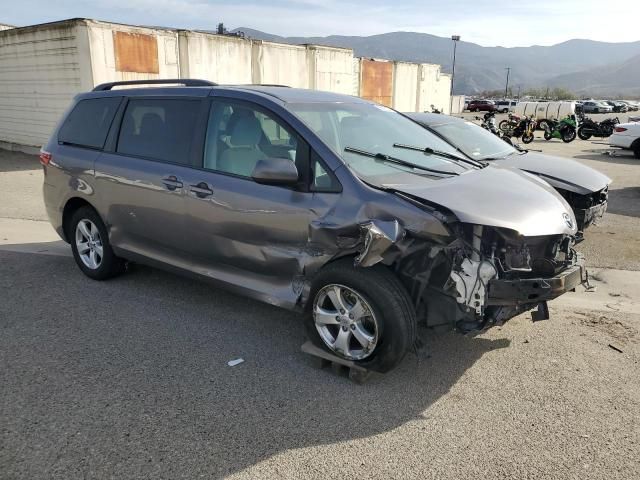 2017 Toyota Sienna LE