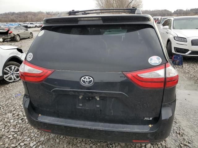 2016 Toyota Sienna XLE