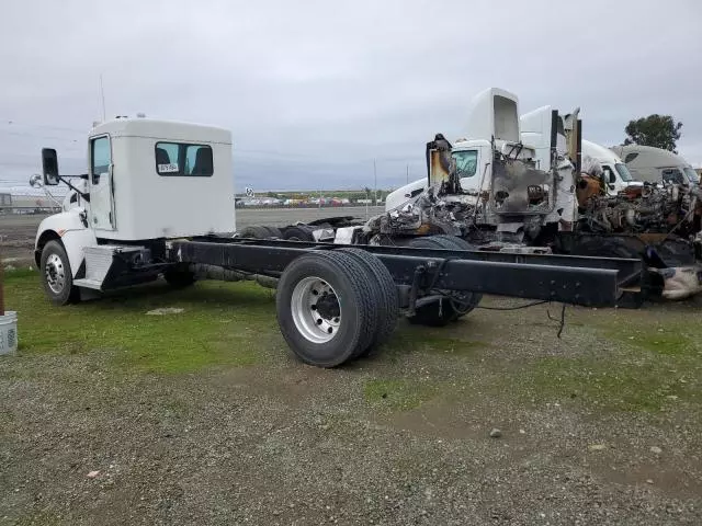 2014 Kenworth Construction T270