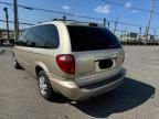 2005 Chrysler Town & Country LX