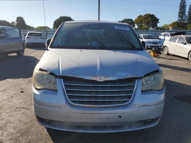 2009 Chrysler Town & Country Touring