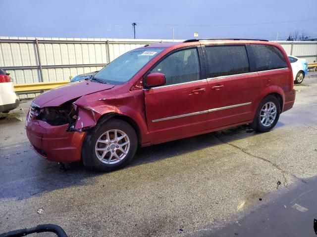 2010 Chrysler Town & Country Touring