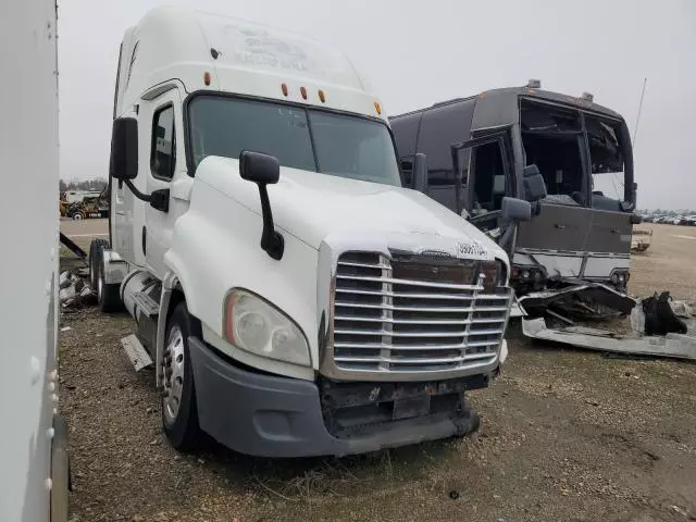 2013 Freightliner Cascadia 125