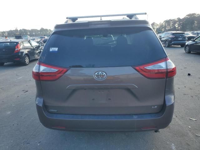 2018 Toyota Sienna LE