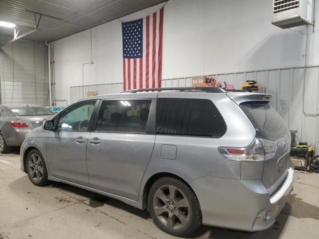 2011 Toyota Sienna Sport